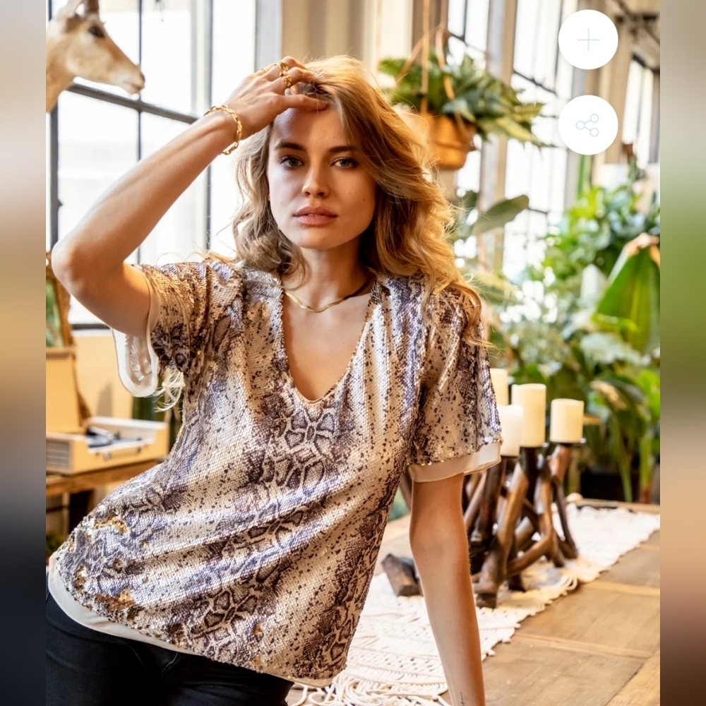 Maven West Shimmering Metallic Top Small - Picture 4 of 10